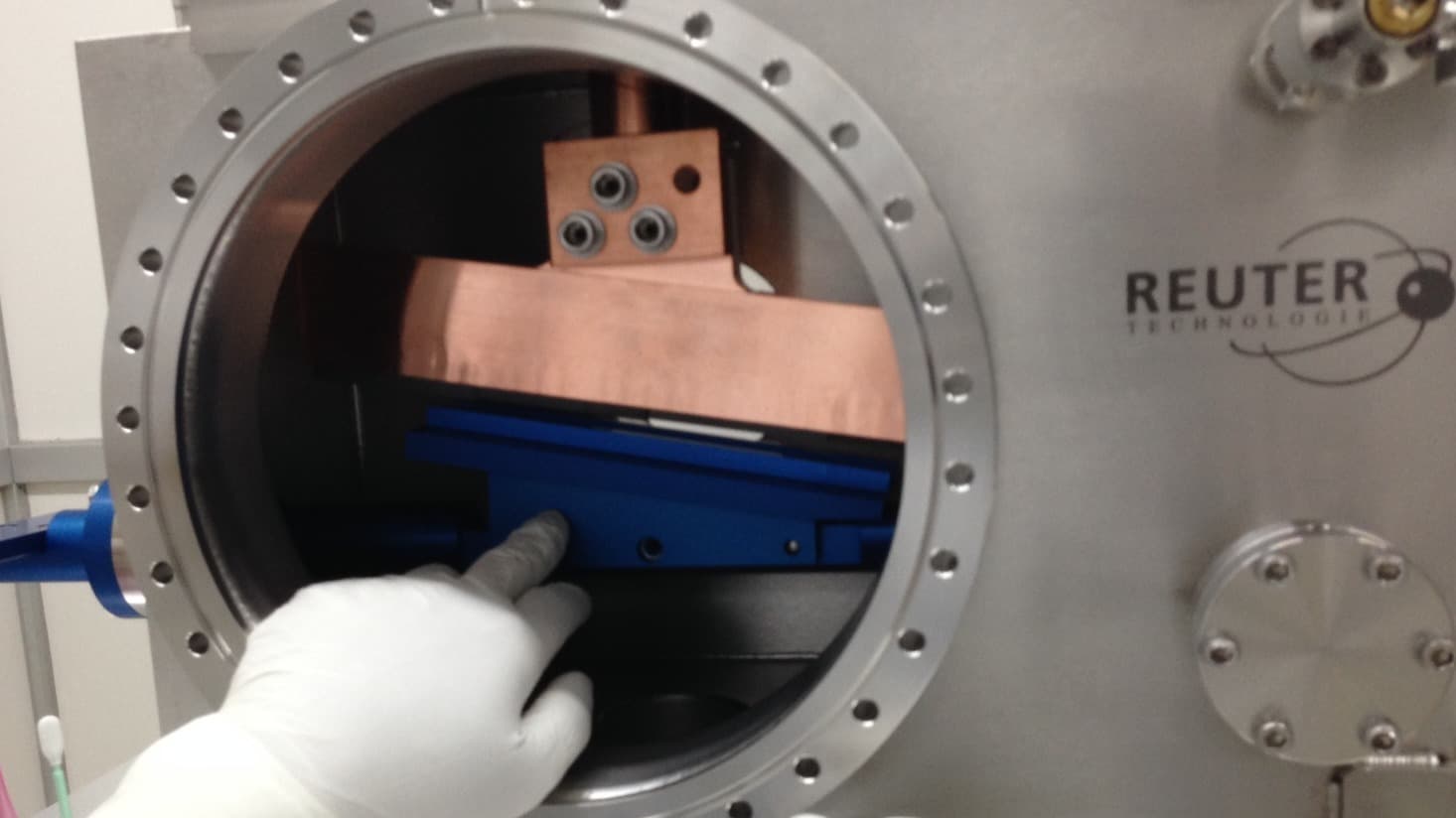 Kupferabsorber mit vakuumgelöteten Borcarbid-Platten zur Abschaltung des Röntgenlaserstrahls