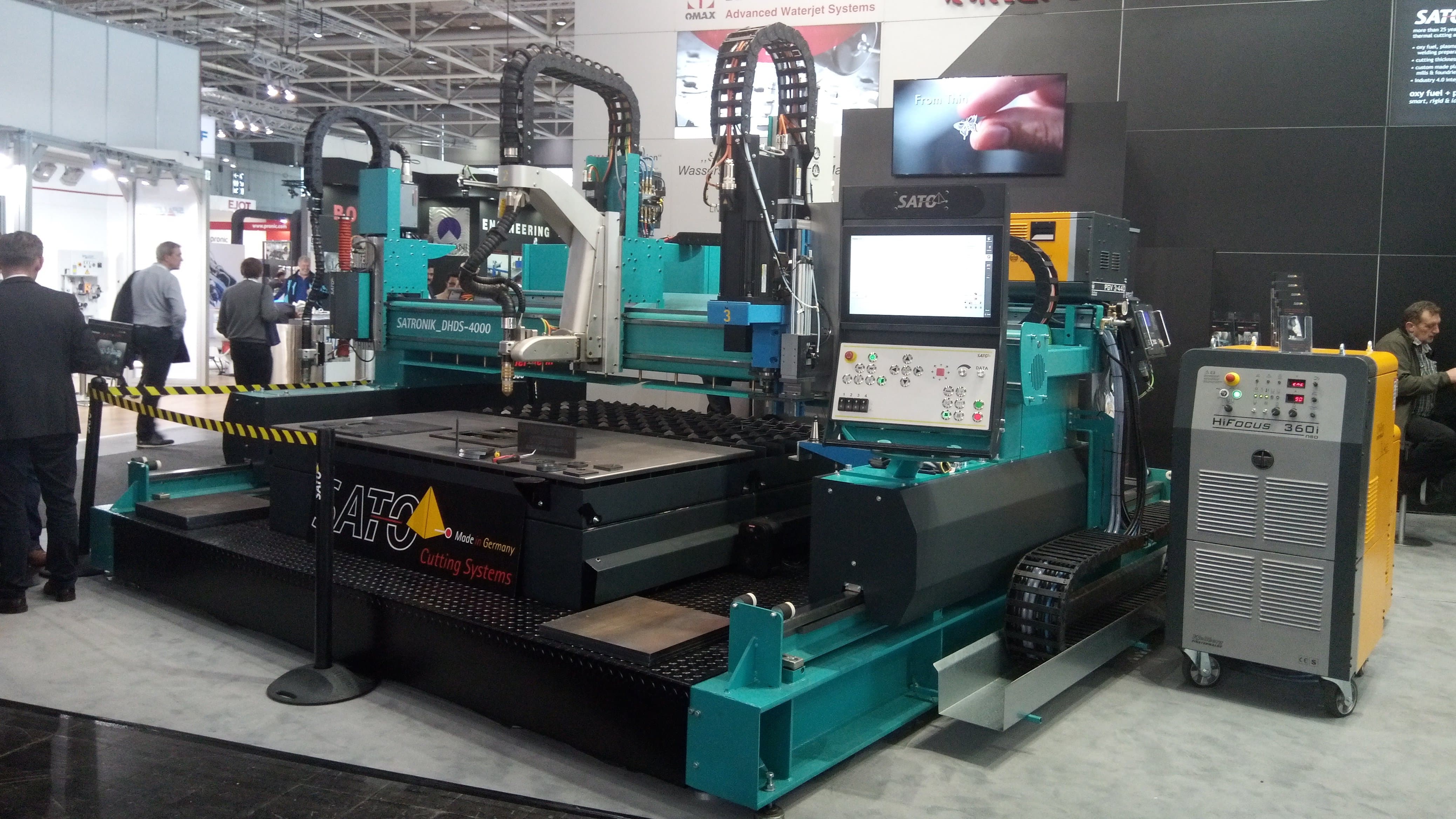 DHD-S with plasma bevel-head, oxy fuel cutting head and powerful drilling unit