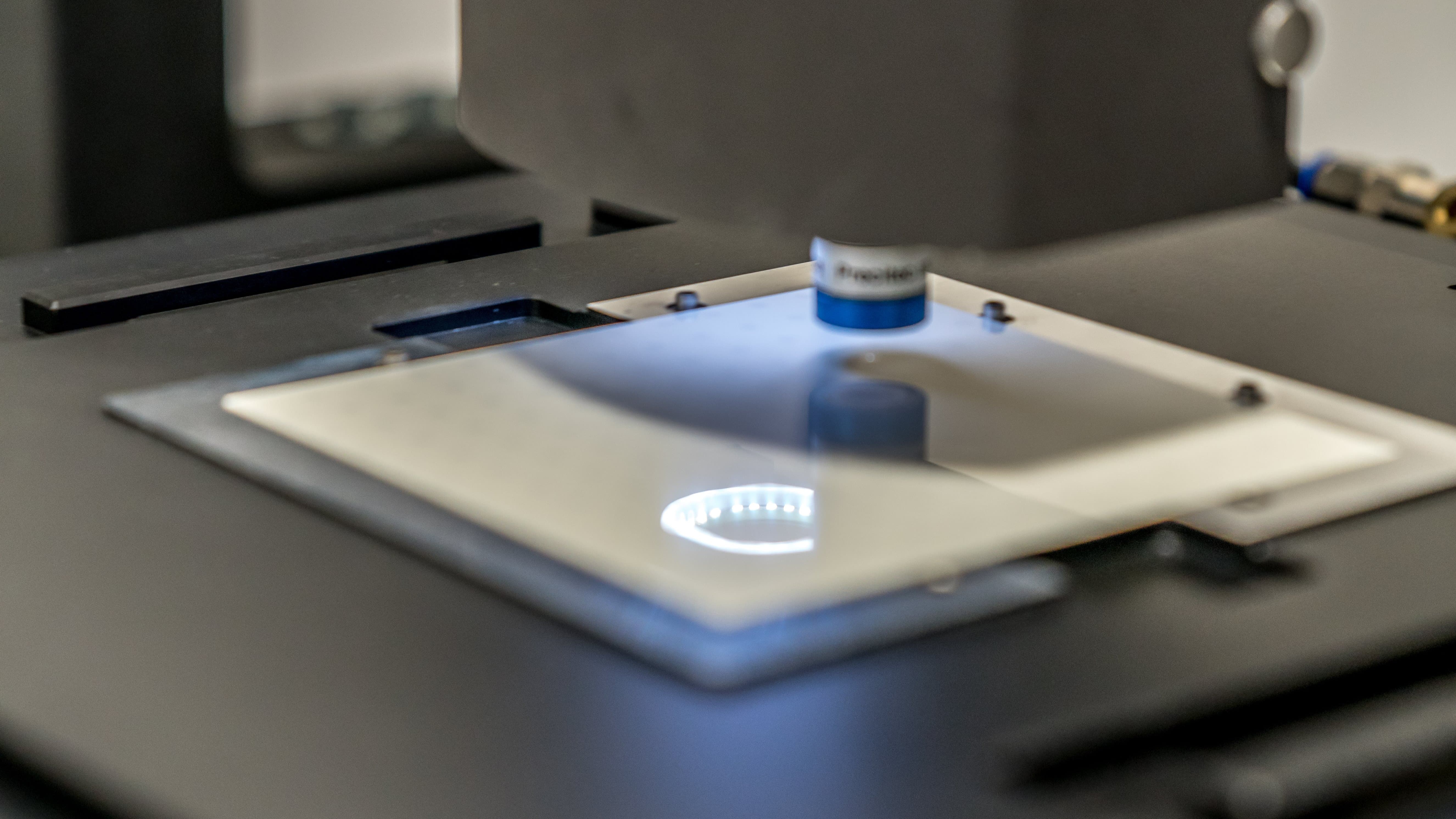 Surface testing and thickness measurement on ceramic substrates